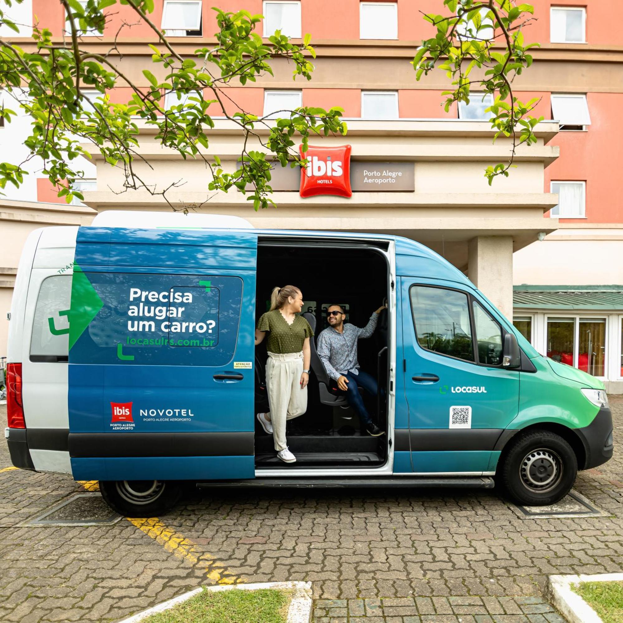 Отель Ibis Porto Alegre Aeroporto Экстерьер фото