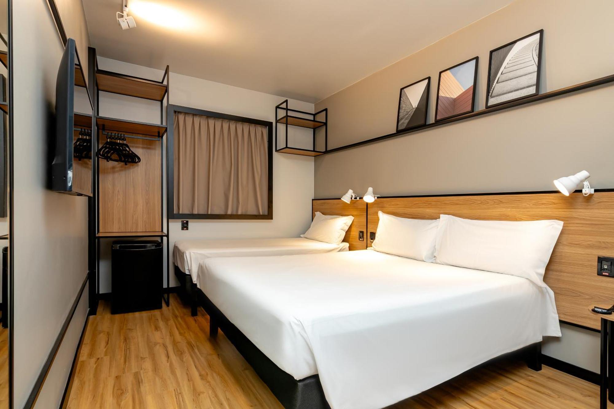 Отель Ibis Porto Alegre Aeroporto Экстерьер фото