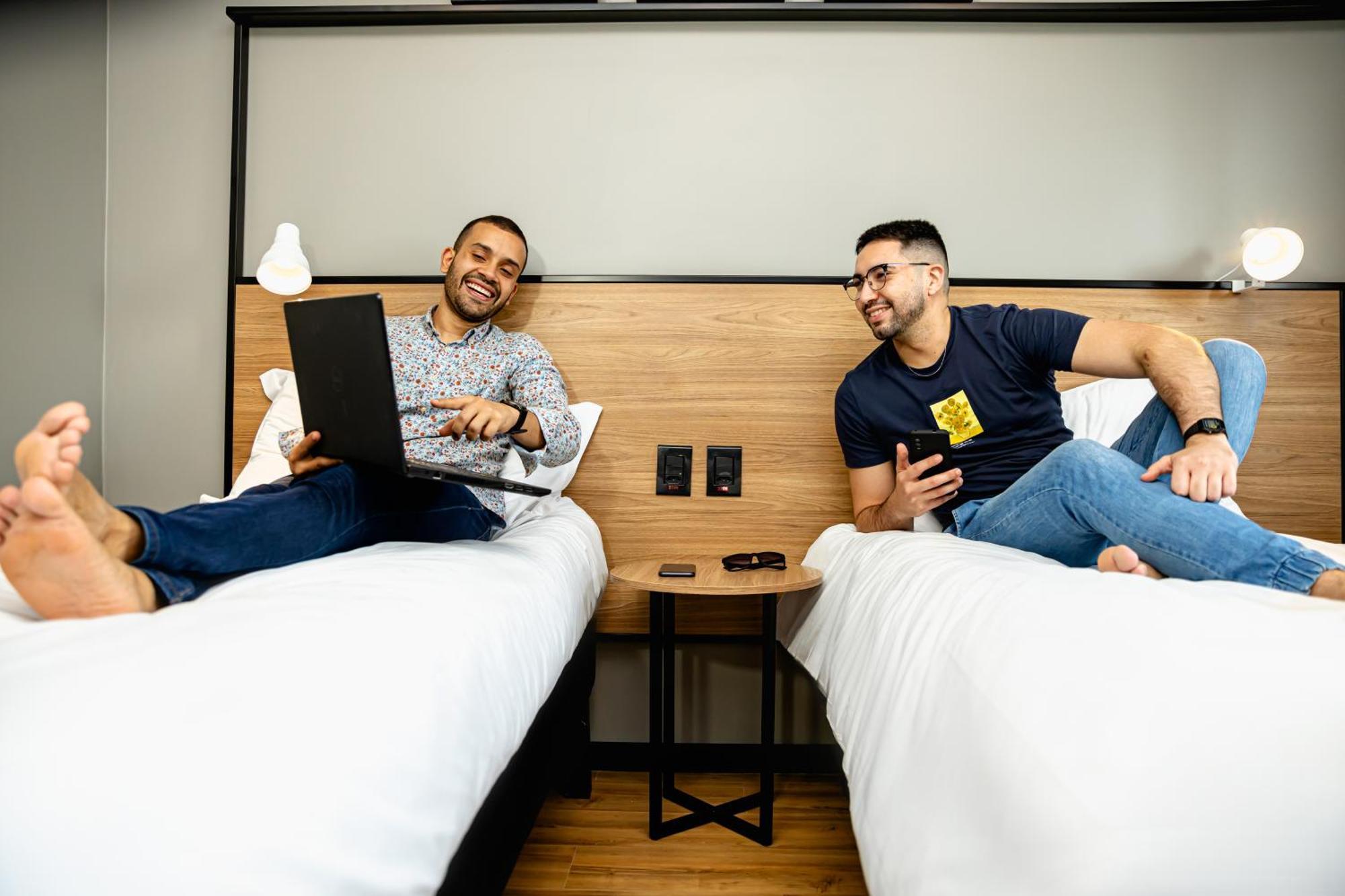 Отель Ibis Porto Alegre Aeroporto Экстерьер фото
