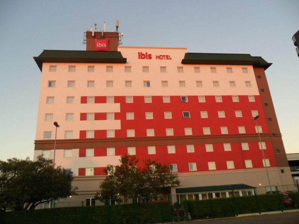 Отель Ibis Porto Alegre Aeroporto Экстерьер фото